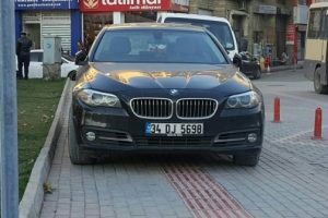 Bursa'da engelli kaldırımına park edene af yok