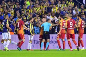 Serdar Aziz'in burnunda kırık tespit edildi