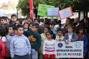 &Ccedil;ocuklar hayallerindeki Bursa mektuplarını yetkililere iletti