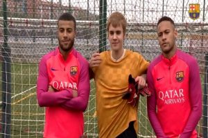 Justin Bieber Barca antrenmanında: Futbolda da iyiymiş!