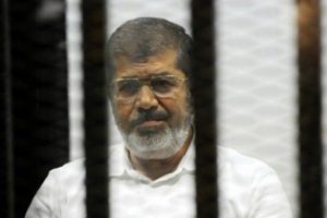 Mursi hakkındaki m&uuml;ebbet hapis cezası bozuldu