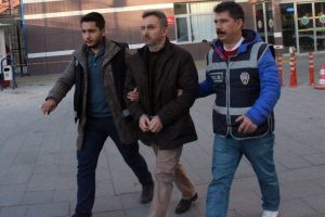 Akademisyenlere FET&Ouml; operasyonu: 23 g&ouml;zaltı kararı