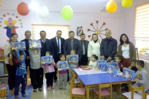 Marmarabirlik M&uuml;refte Kooperatifi'nden miniklere zeytin
