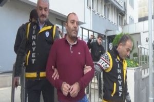 Bursa'da pompalı t&uuml;fekle arkadaşını &ouml;ld&uuml;ren zanlı adliyeye sevk edildi
