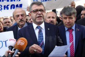 Bursa Gemlik'te pazarcılar tezgah a&ccedil;madı