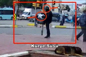Babasına bombalı paket g&ouml;nderen zanlı kamerada