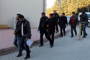8 ilde FET&Ouml; operasyonu: 10 g&ouml;zaltı