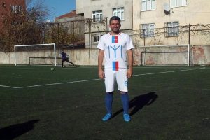Eski Fenerbah&ccedil;eli oyuncu amat&ouml;r ligde top koşturuyor