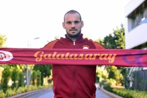 Sneijder en fazla gol&uuml; Bursaspor'a attı