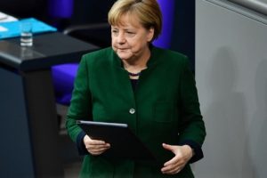 Merkel'den kritik 'T&uuml;rkiye' a&ccedil;ıklaması