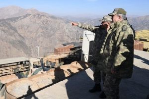 Orgeneral Akar S&uuml;leyman Şah T&uuml;rbesi'ni denetledi