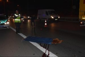 Otomobilin &ccedil;arptığı gen&ccedil;, &ouml;ld&uuml;