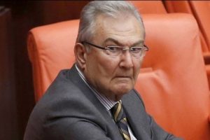 Deniz Baykal'dan Ahmet T&uuml;rk'&uuml;n ailesine ziyaret