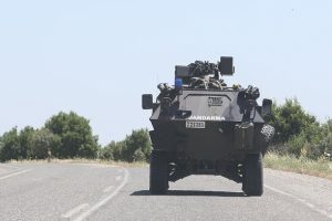 Diyarbakır'da 9 kırsal mahallede sokağa &ccedil;ıkma yasağı
