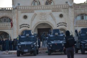 Mardin'in Kızıltepe Belediyesine operasyon: 4 g&ouml;zaltı