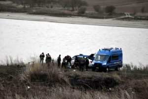 Otomobilinde başından vurulmuş olarak bulundu
