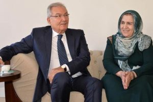Deniz Baykal, Ahmet T&uuml;rk'&uuml;n eşini evinde ziyaret etti