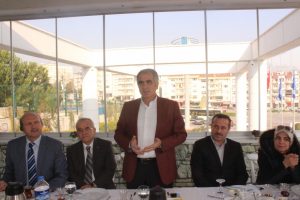 AK Parti Bursa Nil&uuml;fer emekli &ouml;ğretmenlerle buluştu