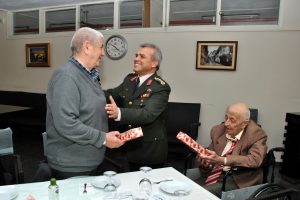Bursa İl Jandarma Komutanlığı'ndan emekli &ouml;ğretmenlere ziyaret