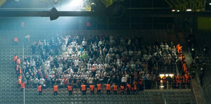 Dortmund-Legia ma&ccedil;ında 500 ka&ccedil;ak seyirci