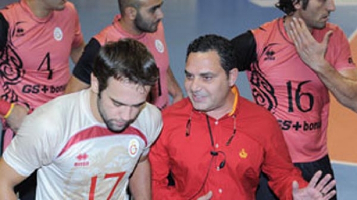 Beşiktaş Erkek Voleybol Takımı, Menk&uuml;er'e emanet