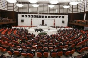 Tartışma yaratan &ouml;nerge TBMM'de kabul edildi