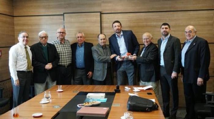 T&Uuml;BAD Y&ouml;netimi TBF Başkanı Hidayet T&uuml;rkoğlu'nu ziyaret etti
