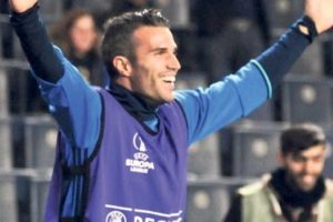 Goller geldi, Van Persie gitti!