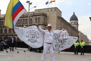 Kolombiya'da FARC silah bırakmaya başlıyor