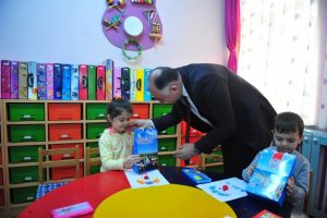 Bursalı miniklere diş macunu ve fır&ccedil;ası dağıtıldı