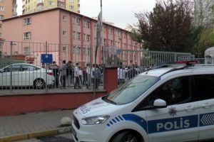 Taciz iddialarına karşı veliler ayaklandı