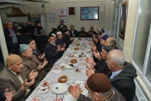 Bursa'da "Bereket sofrası" Yeni Cami'de kuruldu