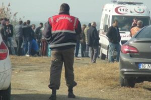 Bursa Uluabat G&ouml;l&uuml; kıyısında barakada piknik t&uuml;p&uuml;nden zehirlenerek &ouml;ld&uuml;