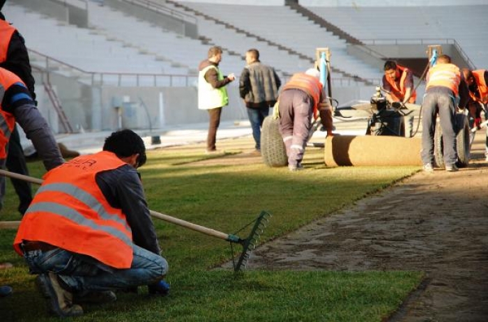 Malatya Arena Stadı'nın &ccedil;imleri serilmeye başlandı