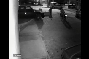 Motosiklet hırsızlığı g&uuml;venlik kamerasında