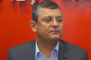 CHP'li &Ouml;zel: "Hukuken ge&ccedil;erliliği yok ama ağırlığı &ccedil;ok"