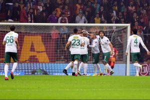 Bursaspor, deplasmanda Galatasaray'a mağlup oldu
