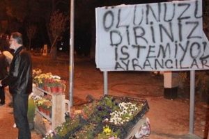 İzmir'de ter&ouml;rist cenazesine tepki