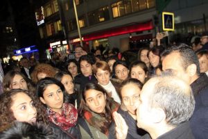 Kadınların y&uuml;r&uuml;y&uuml;ş&uuml;ne OHAL engeli