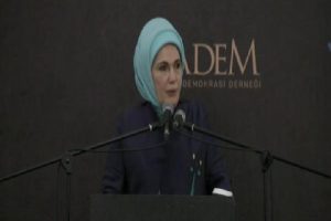 Emine Erdoğan: Kızlarımızın yeri yalnızca ve yalnızca okuldur