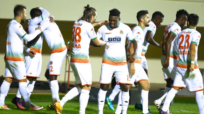 Alanyaspor ikinci yarıda a&ccedil;ıldı!