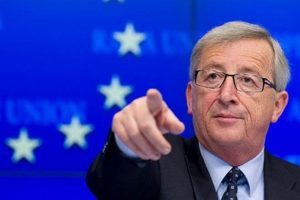 AB Komisyonu: Avrupa, T&uuml;rkiye'ye ders vermekten &ccedil;ekinmeli