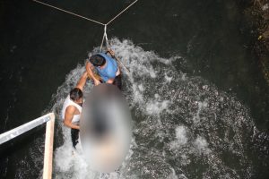 Su kanalında can pazarı: 2 &ouml;l&uuml;, 1 yaralı