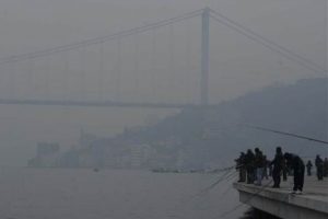 İstanbul Boğazı'na sis &ccedil;&ouml;kt&uuml;