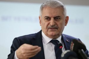 'Kendi kendilerine gelin g&uuml;vey oluyorlar'