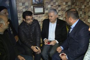 Başbakan'dan hastane ve taksi durağı ziyareti