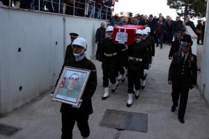 Şehit erin naaşı son kez baba ocağında