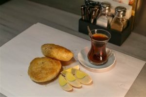 İzmirlilerin 500 yıllık vazge&ccedil;ilmezi: Boyoz
