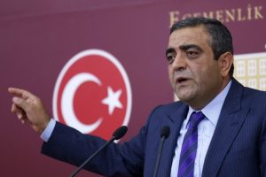 CHP'li Tanrıkulu, Demirtaş'ı cezaevinde ziyaret etti