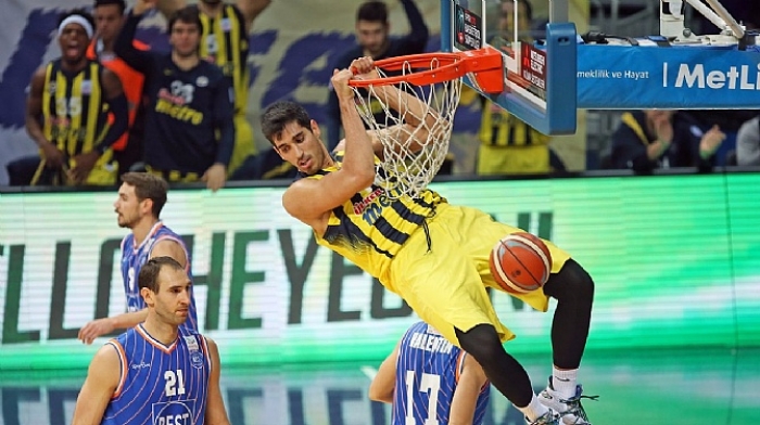 Fenerbah&ccedil;e ikinci yarıda farka gitti!